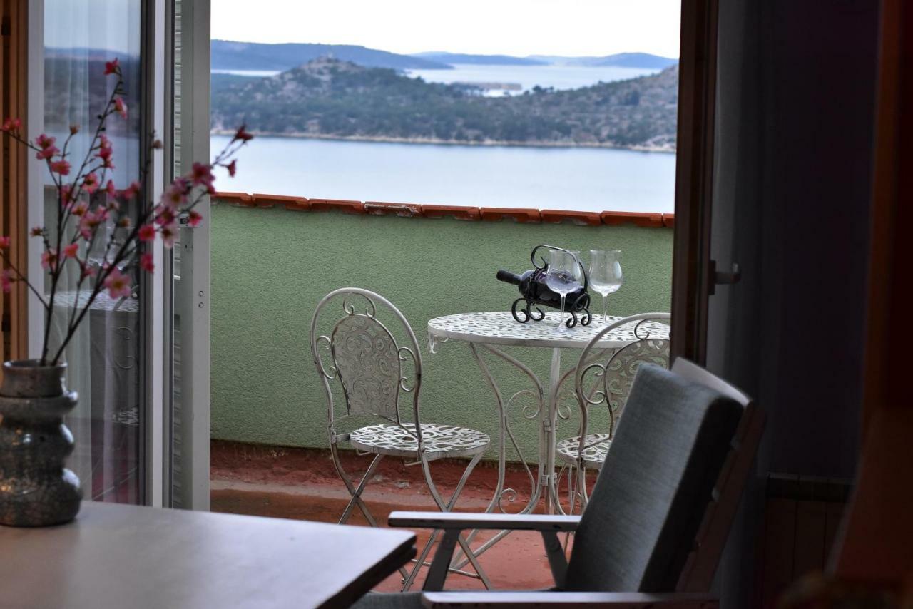 Moonshine Apartment With Magnificent View Шибеник Экстерьер фото